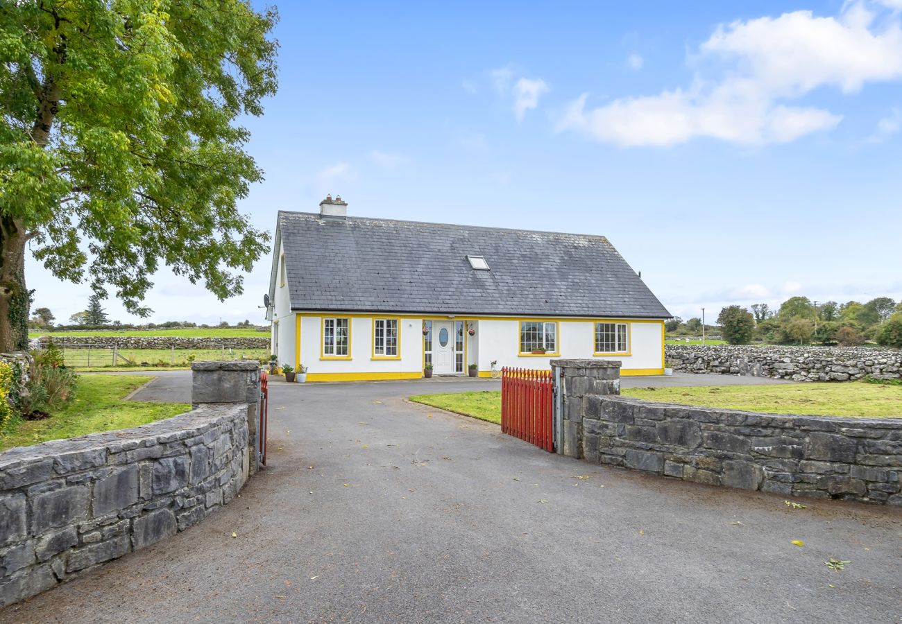 House in Ballinrobe - Lough Mask Fishing Lodge - Ideal for groups
