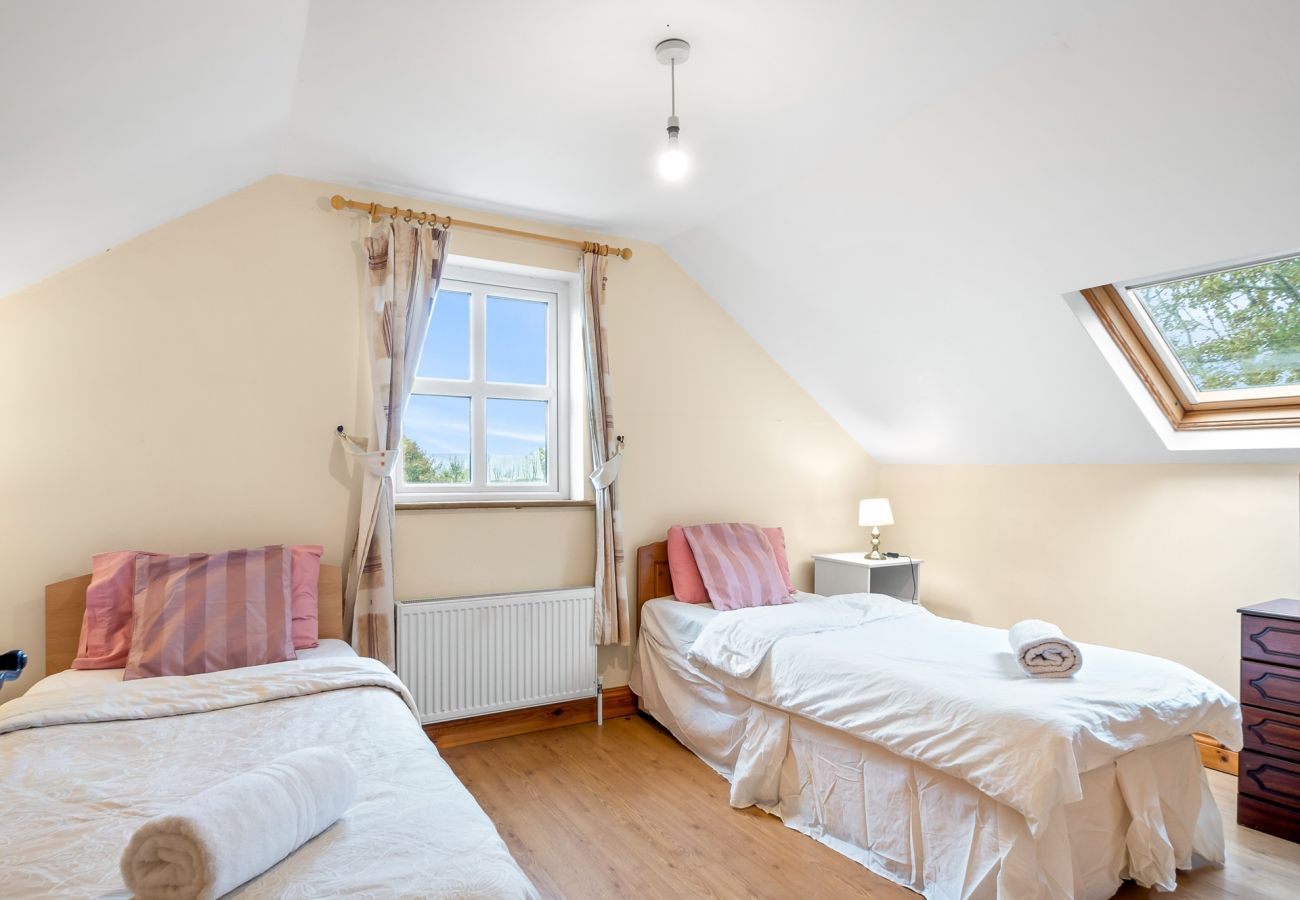 House in Ballinrobe - Lough Mask Fishing Cottage - For family or groups 