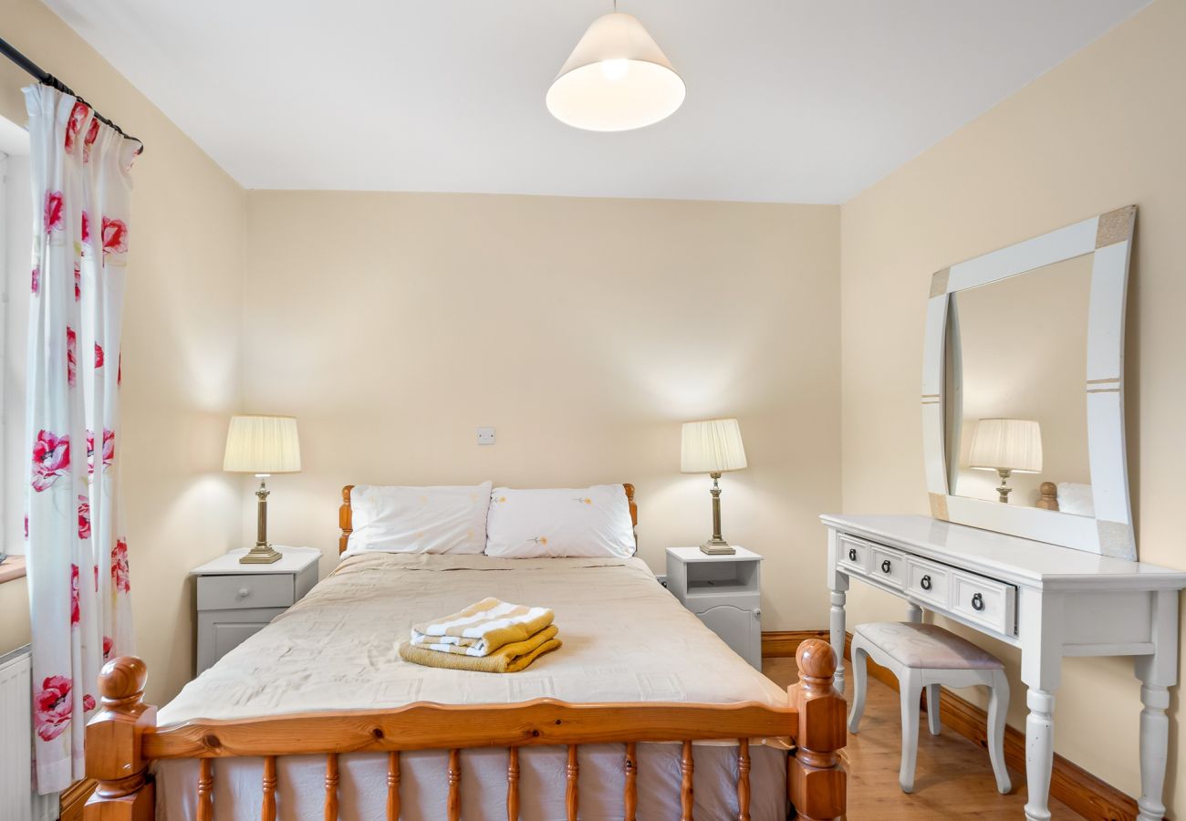 House in Ballinrobe - Lough Mask Fishing Cottage - For family or groups 