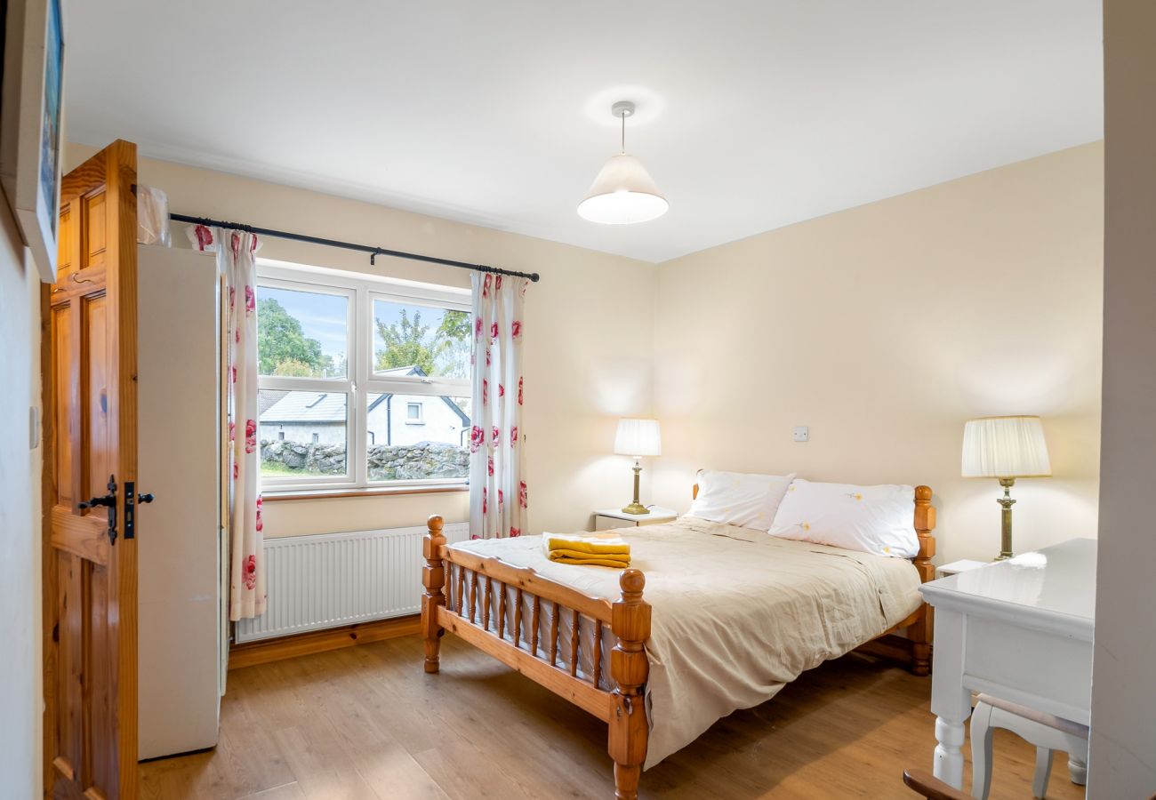 House in Ballinrobe - Lough Mask Fishing Cottage - For family or groups 