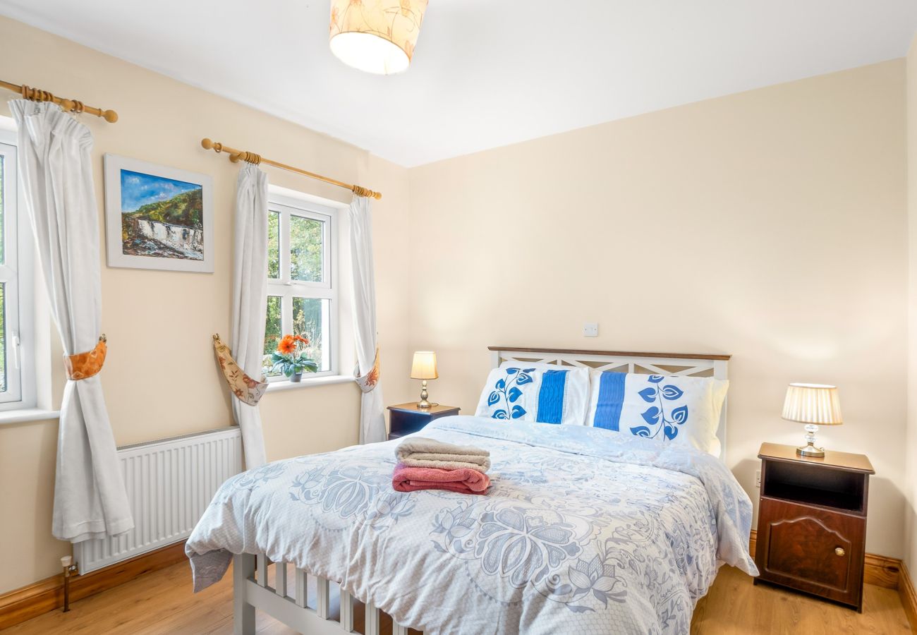 House in Ballinrobe - Lough Mask Fishing Cottage - For family or groups 
