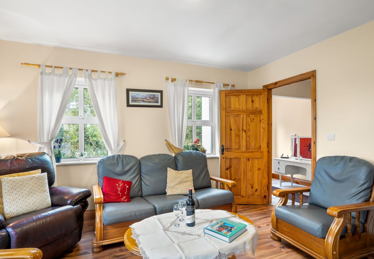 House in Ballinrobe - Lough Mask Fishing Cottage - For family or groups 
