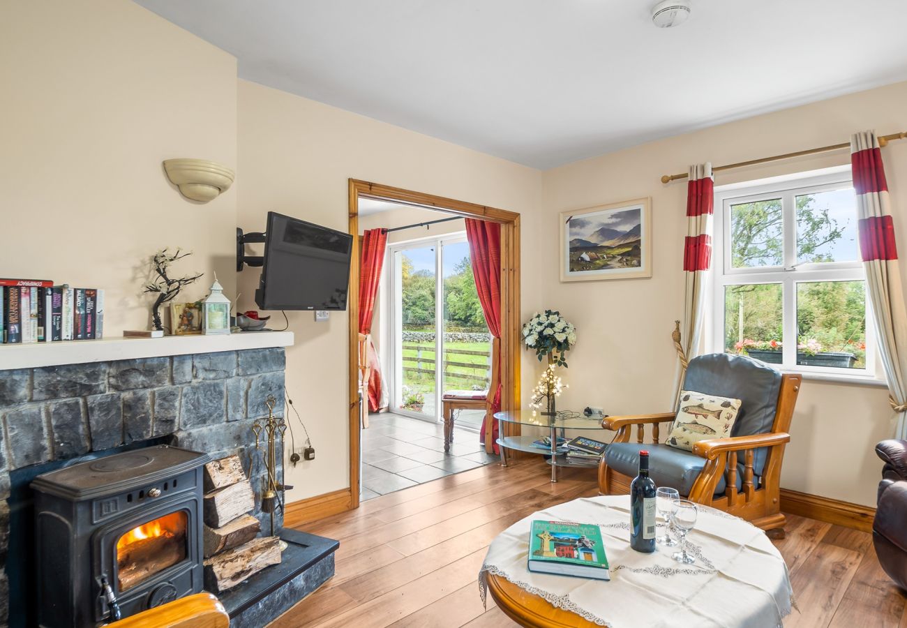 House in Ballinrobe - Lough Mask Fishing Cottage - For family or groups 