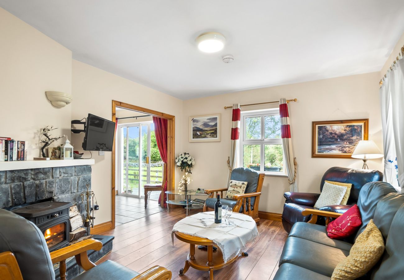 House in Ballinrobe - Lough Mask Fishing Cottage - For family or groups 