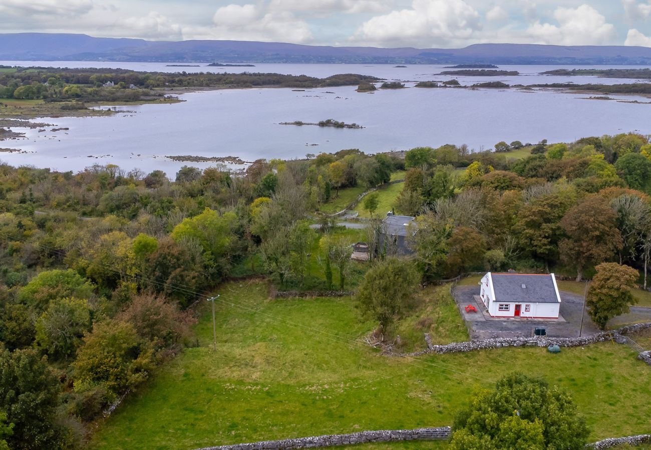 House in Ballinrobe - Lough Mask Fishing Cottage - For family or groups 