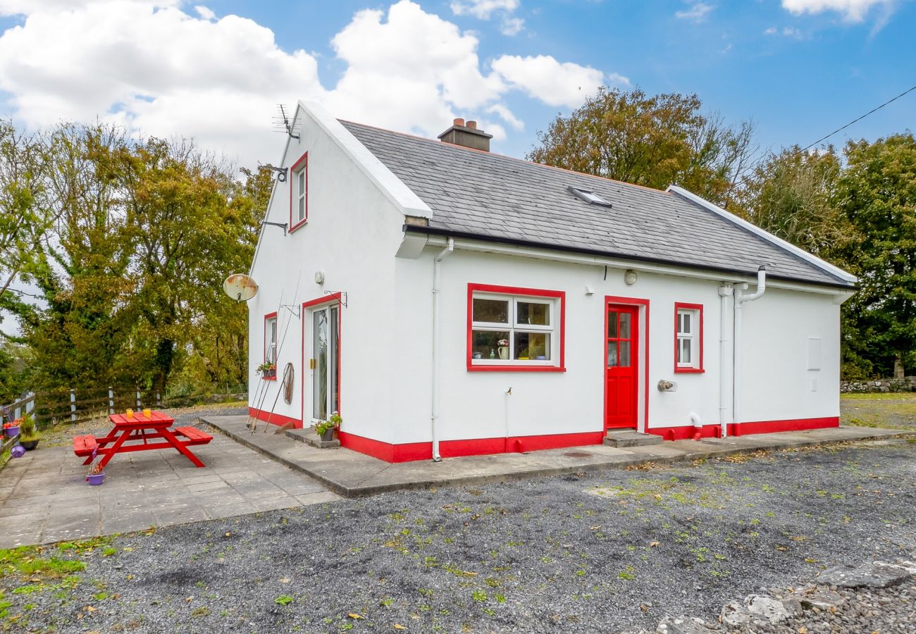 House in Ballinrobe - Lough Mask Fishing Cottage - For family or groups 