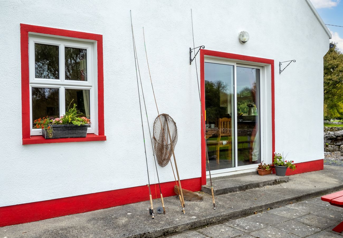 House in Ballinrobe - Lough Mask Fishing Cottage - For family or groups 