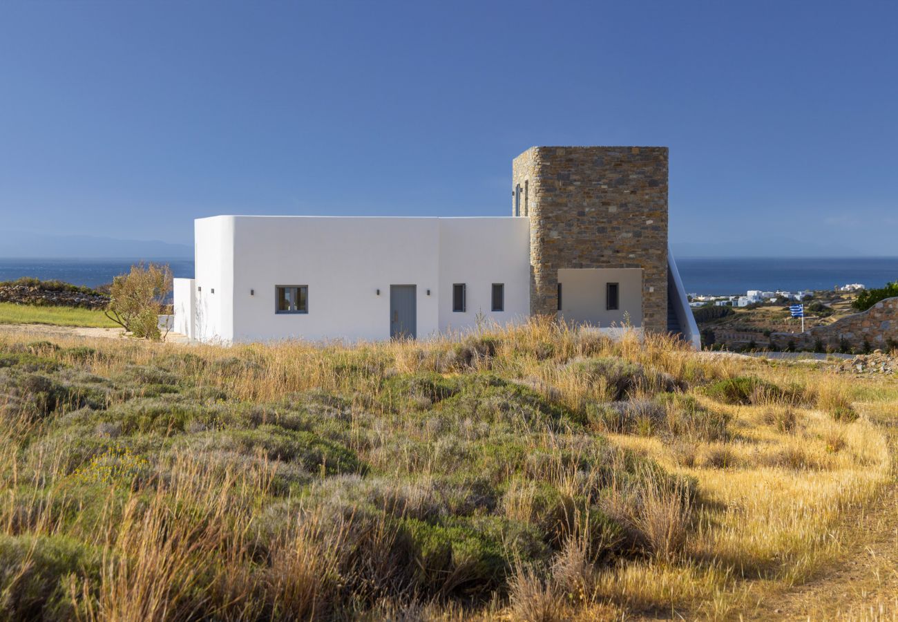 Villa in Aspro Chorio - Poolside Panorama: Coastal Luxury & Vistas