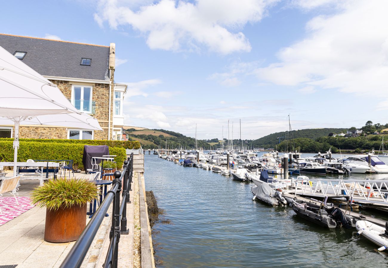 Apartment in Dartmouth - The Masts  - Luxury Dart Marina Apartment