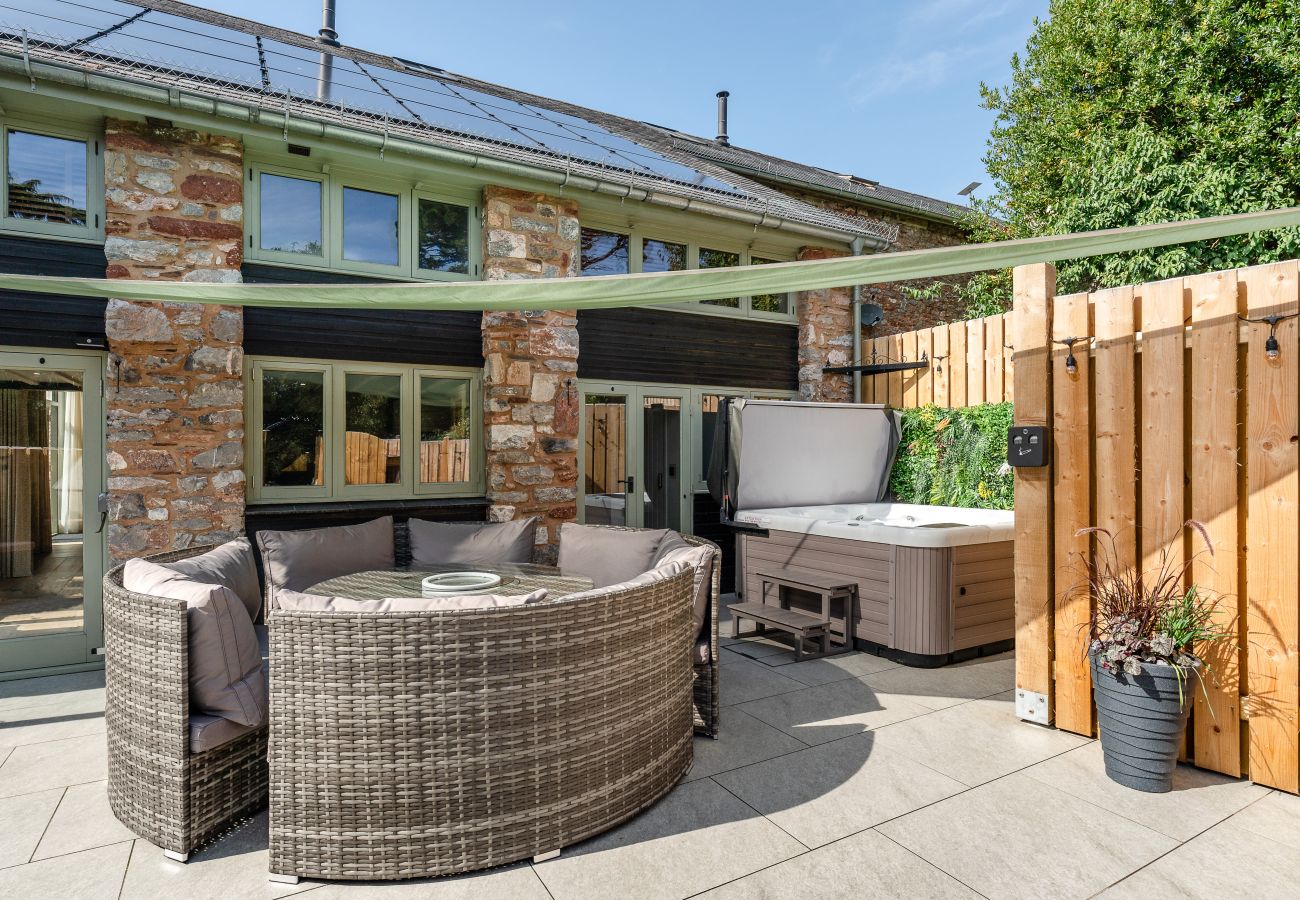 House in Marldon - Woodpeckers - Stylish luxury property with hot tub