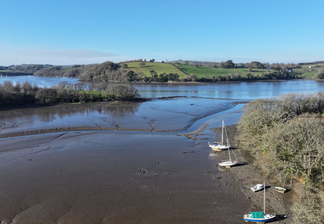 Chalet in Dittisham - Water Edge Boathouse - On the River Dart