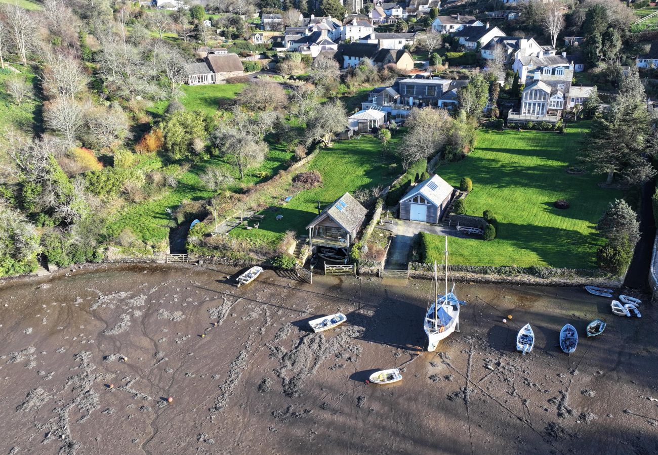 Chalet in Dittisham - Water Edge Boathouse - On the River Dart