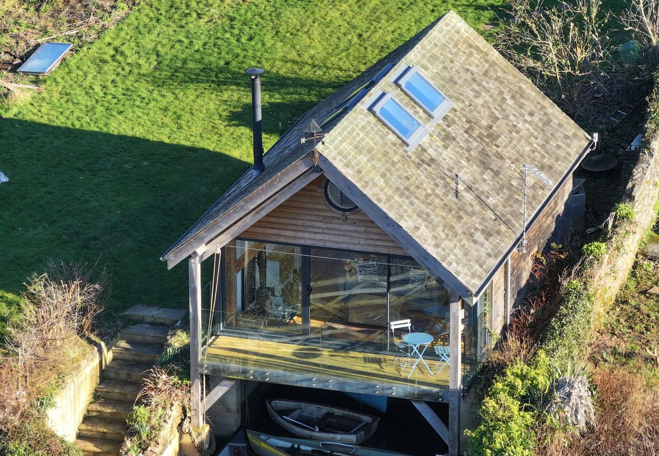 Chalet in Dittisham - Water Edge Boathouse - On the River Dart