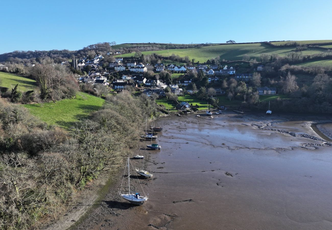 Chalet in Dittisham - Water Edge Boathouse - On the River Dart