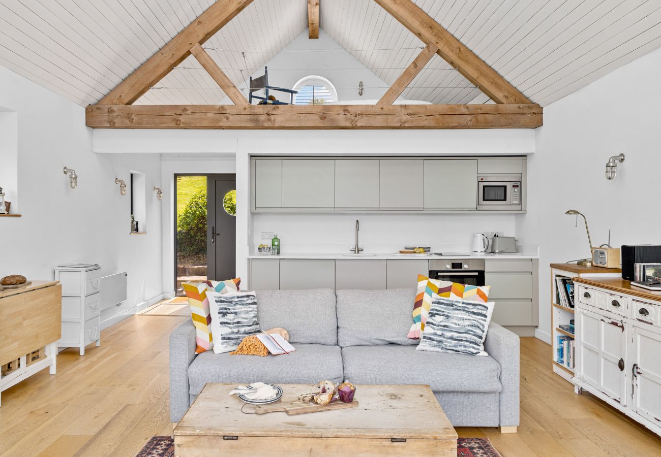 Cottage in Dittisham - Water Edge Boathouse - On the River Dart