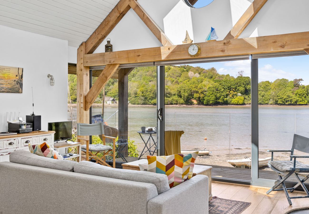 Cottage in Dittisham - Water Edge Boathouse - On the River Dart