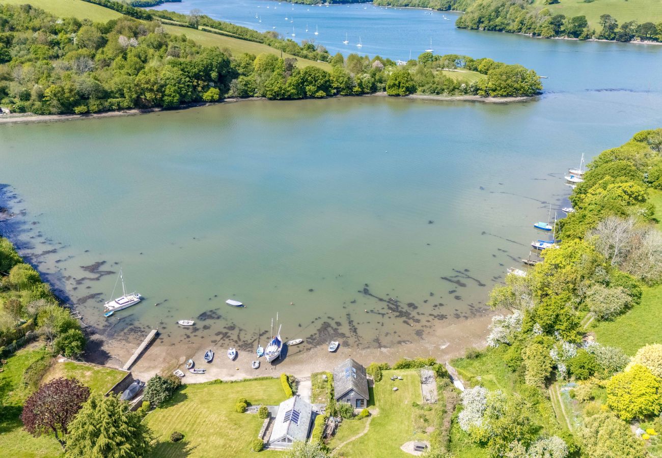 Cottage in Dittisham - Water Edge Boathouse - On the River Dart
