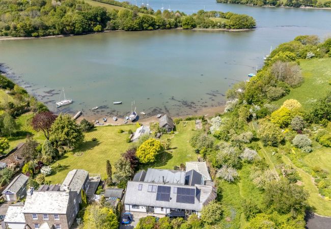 House in Dittisham - Water Edge House & Boathouse - Swimming Pool House in Dittisham - Water Edge House & Boathouse - Swimming Pool
