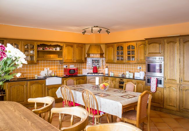 House in Clifden - Sky Road Lodge- Beautiful Views  House in Clifden - Sky Road Lodge- Beautiful Views