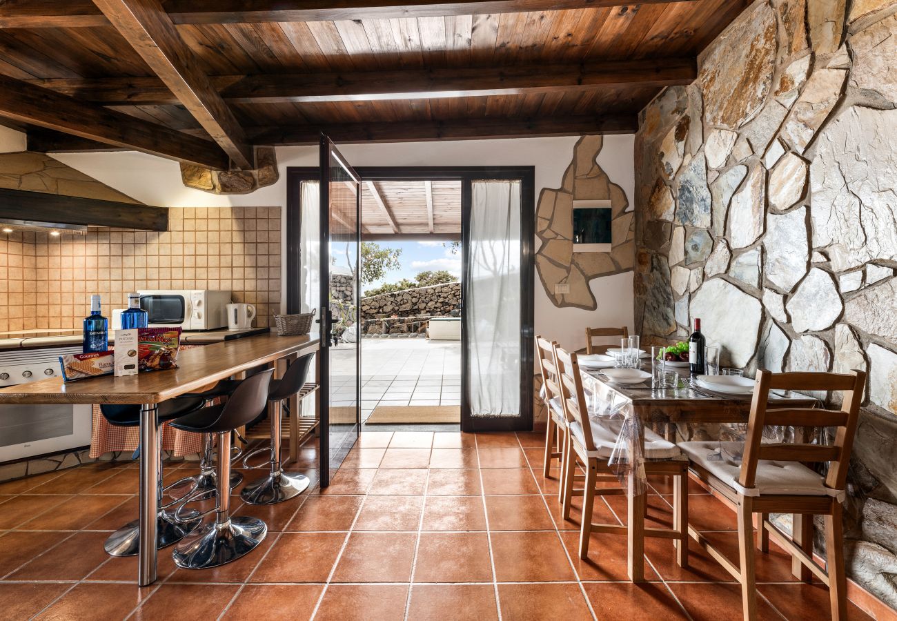 House in San Bartolome - Casa Ico | Holiday Home in Lanzarote - Spain