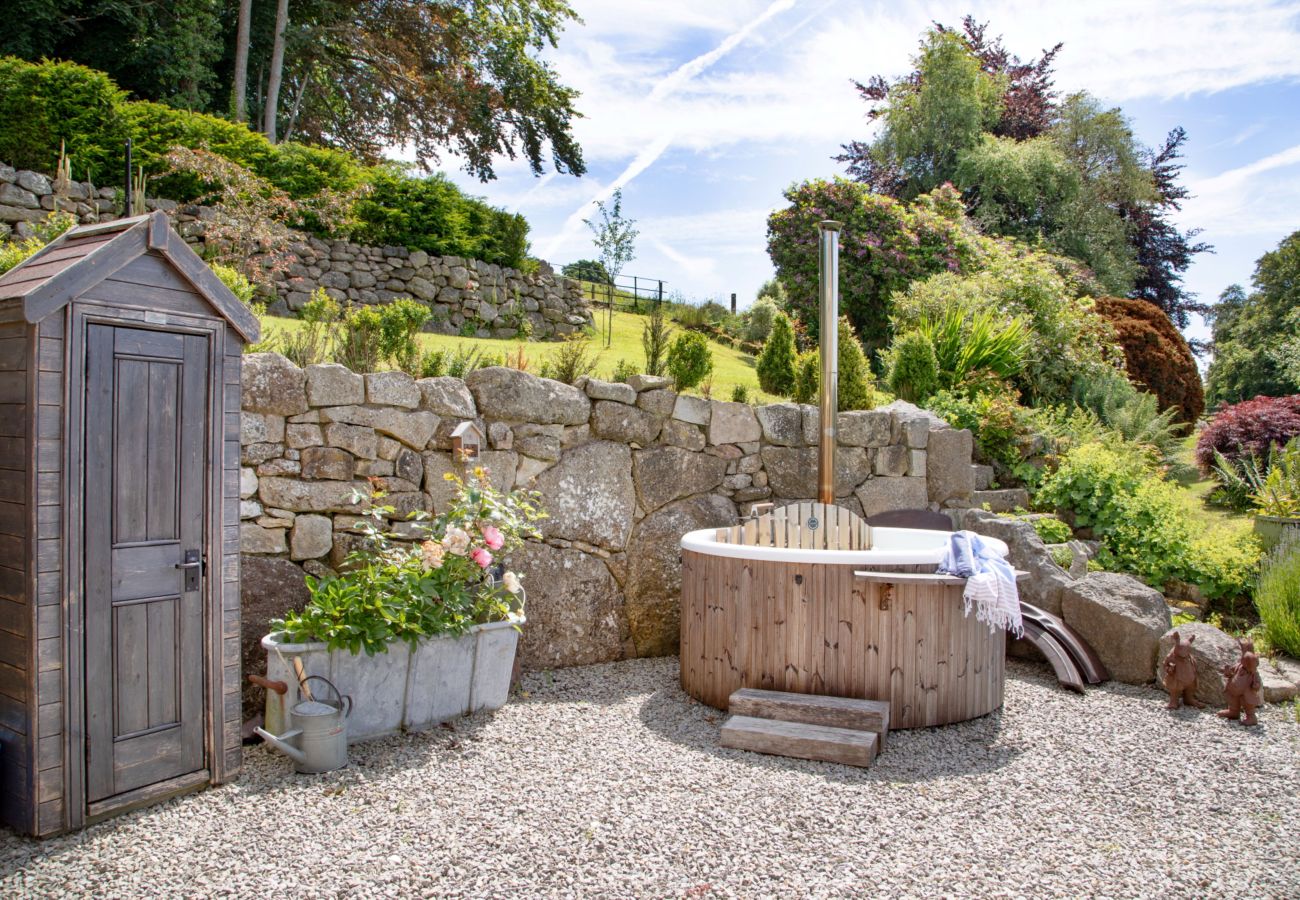 House in Moretonhampstead - Linscott Farmhouse - Boutique retreat with hot tub