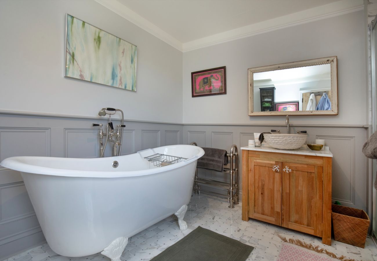 House in Moretonhampstead - Linscott Farmhouse - Boutique retreat with hot tub