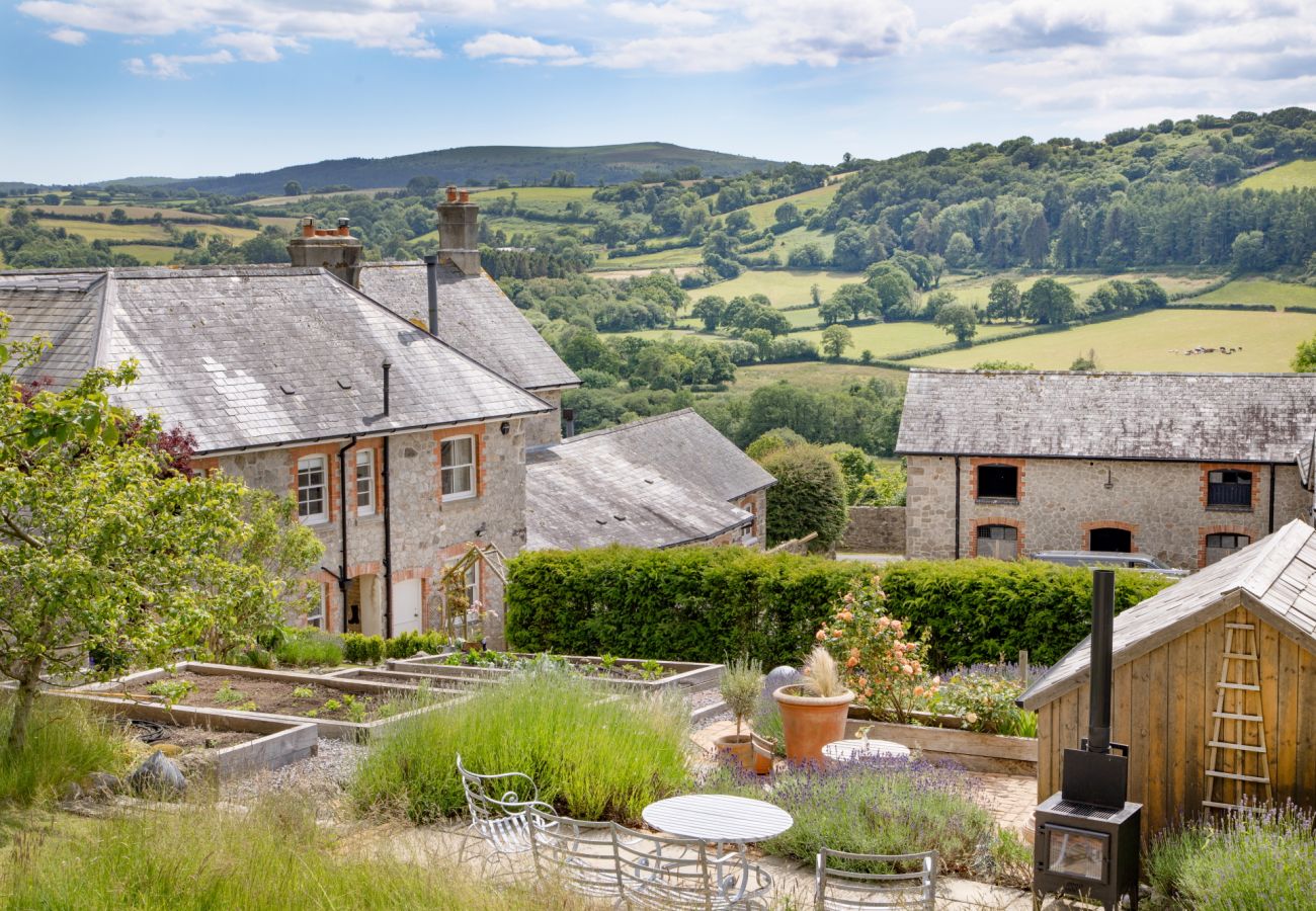 House in Moretonhampstead - Linscott Farmhouse - Boutique retreat with hot tub