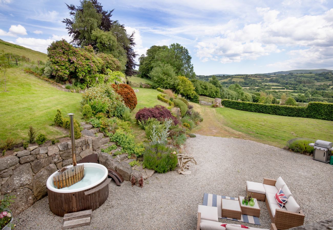 House in Moretonhampstead - Linscott Farmhouse - Boutique retreat with hot tub