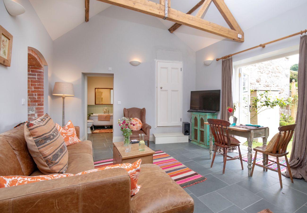 House in Chagford - Linscott Farmhouse - Boutique retreat with hot tub and natural pool