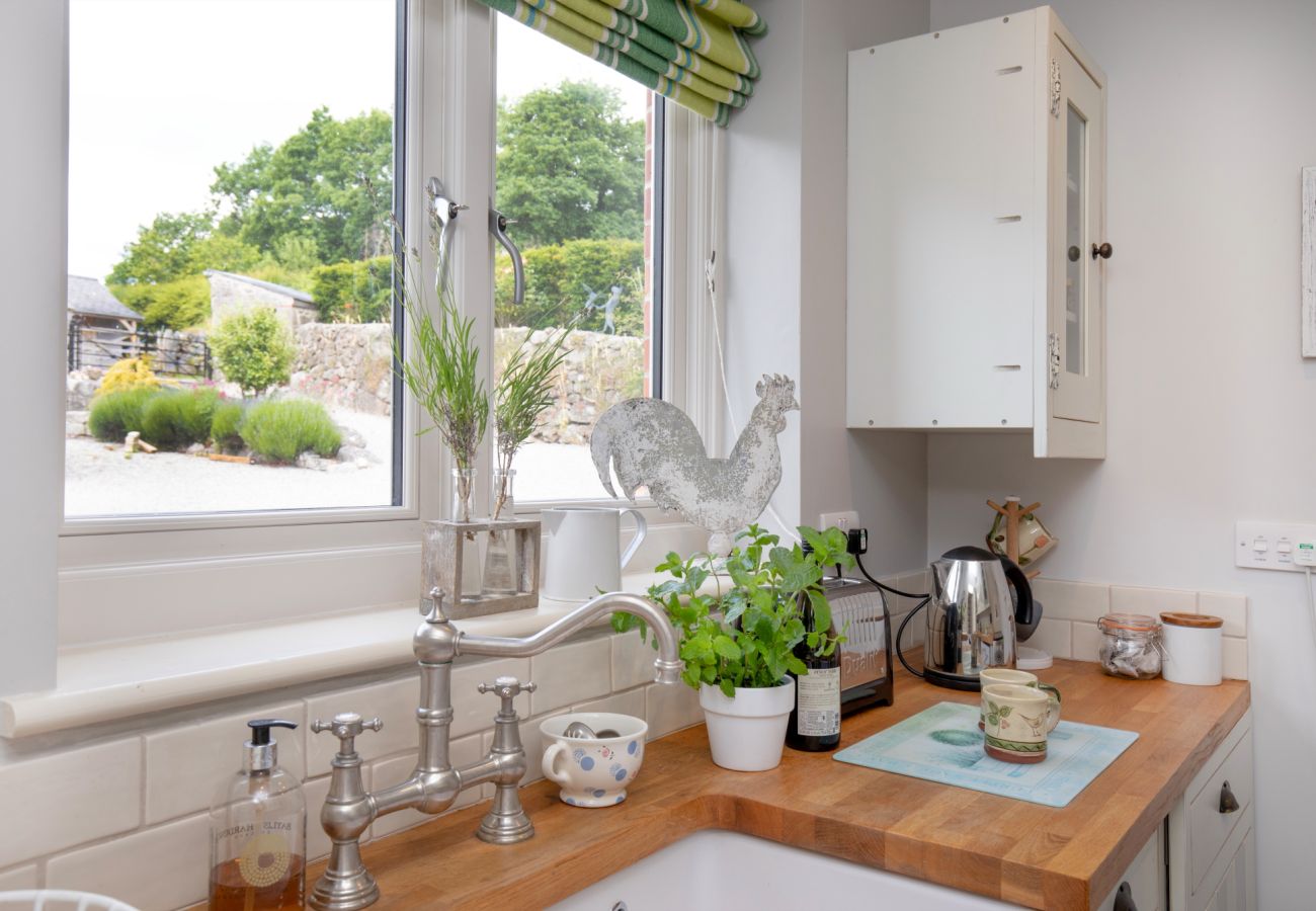 House in Chagford - Linscott Farmhouse - Boutique retreat with hot tub and natural pool