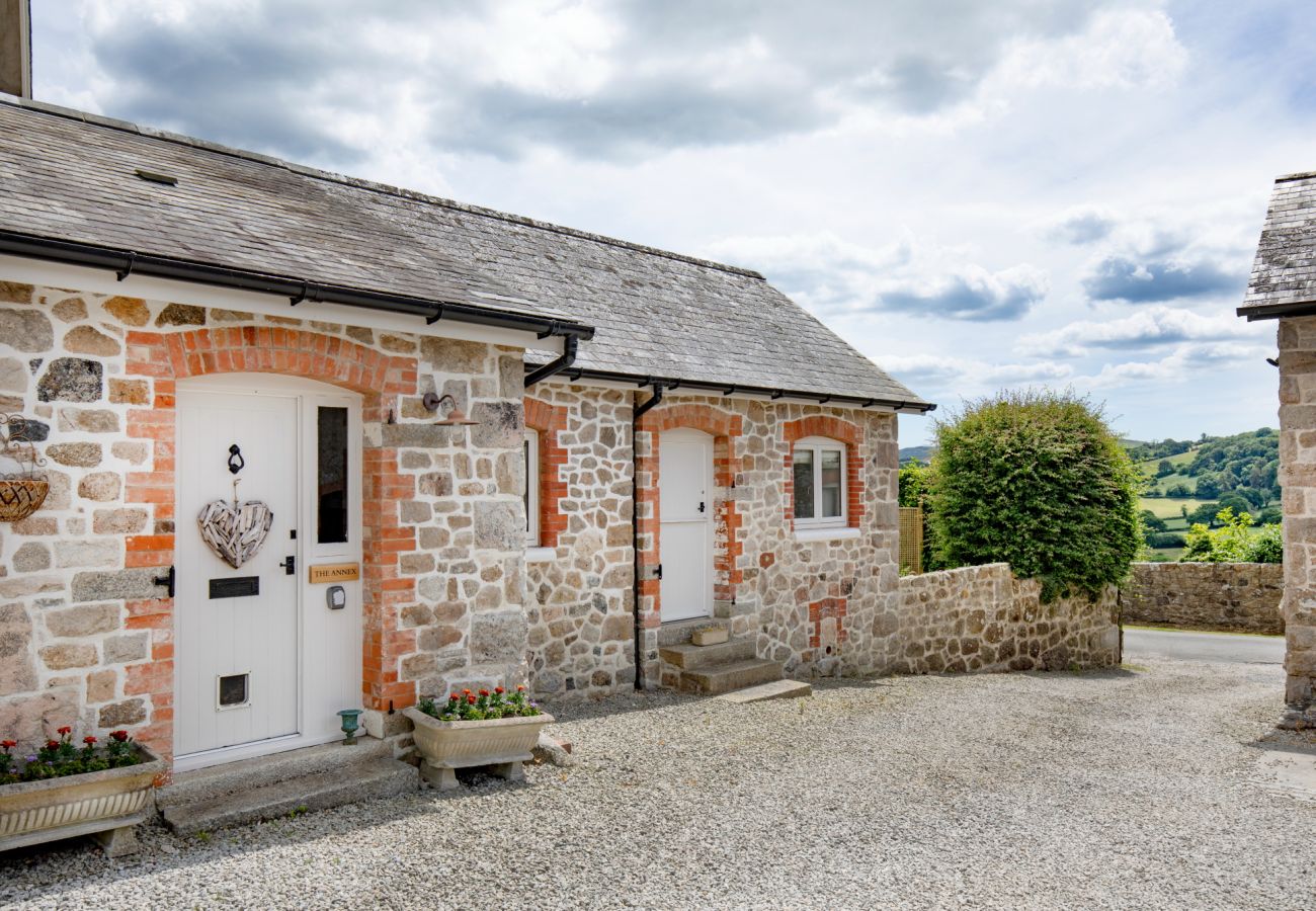 Cottage in Moretonhampstead - Linscott Cottage - One bedroom pet friendly annex with hot tub on edge of Dartmoor