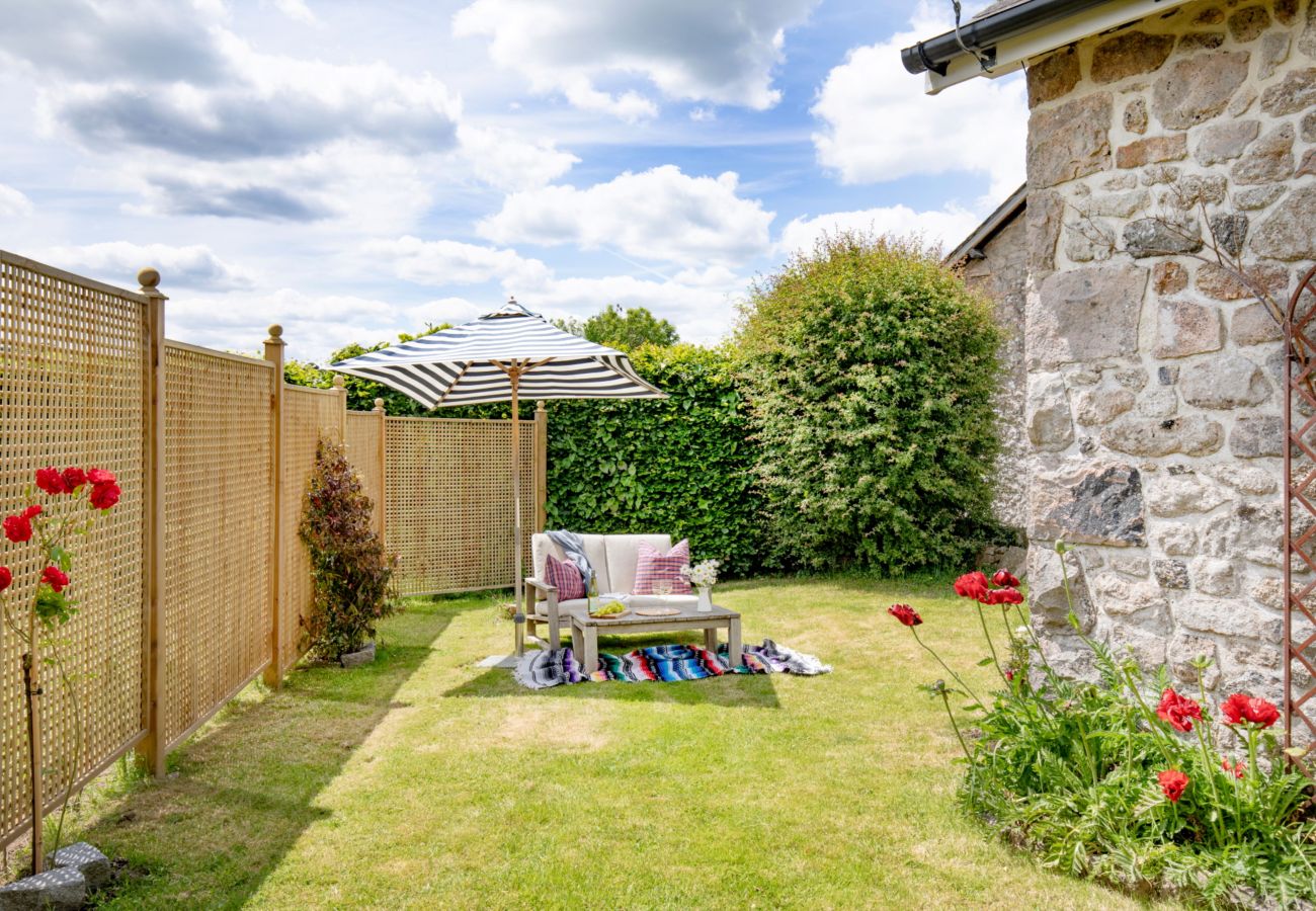 Cottage in Moretonhampstead - Linscott Cottage - One bedroom pet friendly annex with hot tub on edge of Dartmoor