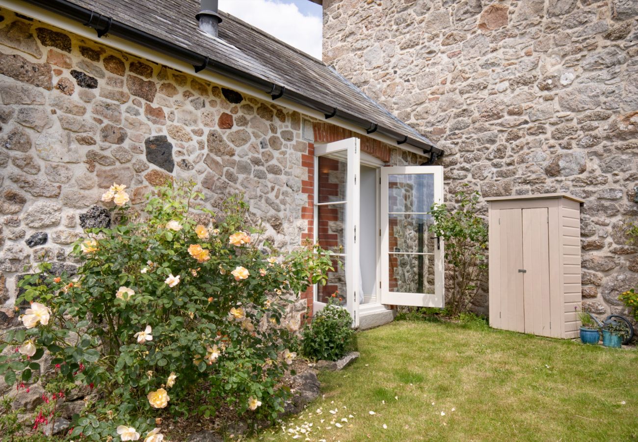 Cottage in Moretonhampstead - Linscott Cottage - One bedroom pet friendly annex with hot tub on edge of Dartmoor