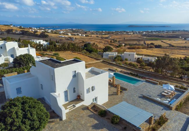 Villa in Tzanes - Soho Villa with private pool in Paros Villa in Tzanes - Soho Villa with private pool in Paros