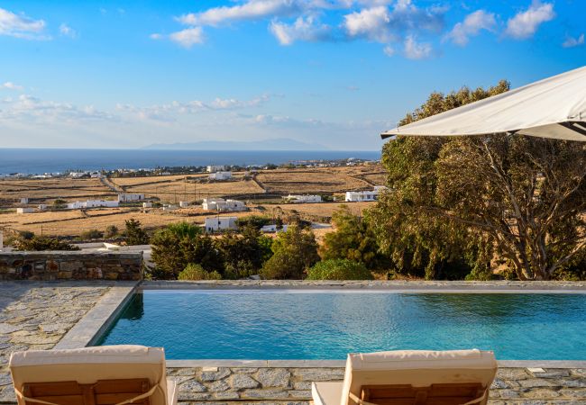 Villa in Tzanes - Soho Villa with private pool in Paros Villa in Tzanes - Soho Villa with private pool in Paros