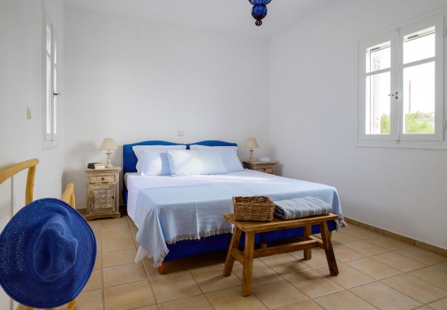 Villa in Tzanes - Soho Villa with private pool in Paros Villa in Tzanes - Soho Villa with private pool in Paros