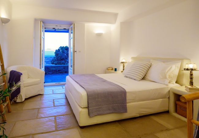 Villa in Tzanes - Soho Villa with private pool in Paros Villa in Tzanes - Soho Villa with private pool in Paros