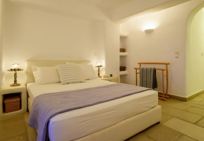 Villa in Tzanes - Soho Villa with private pool in Paros Villa in Tzanes - Soho Villa with private pool in Paros