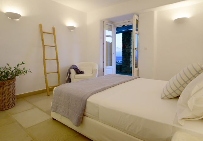 Villa in Tzanes - Soho Villa with private pool in Paros Villa in Tzanes - Soho Villa with private pool in Paros