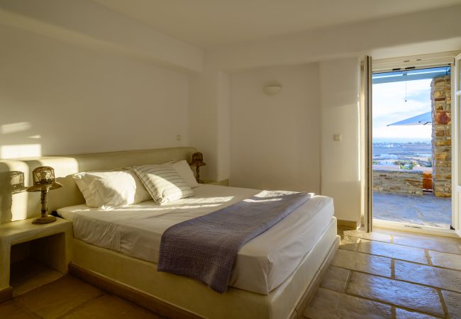 Villa in Tzanes - Soho Villa with private pool in Paros Villa in Tzanes - Soho Villa with private pool in Paros