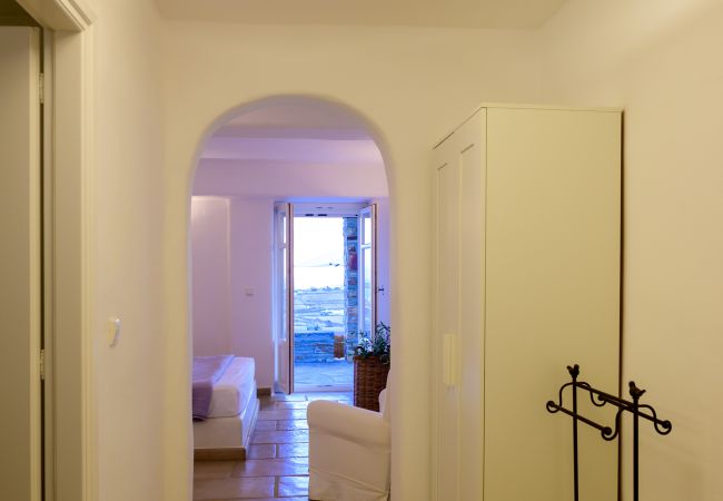 Villa in Tzanes - Soho Villa with private pool in Paros Villa in Tzanes - Soho Villa with private pool in Paros