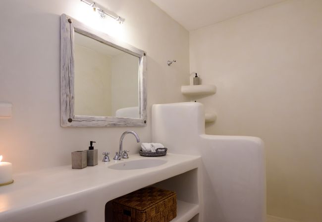 Villa in Tzanes - Soho Villa with private pool in Paros Villa in Tzanes - Soho Villa with private pool in Paros