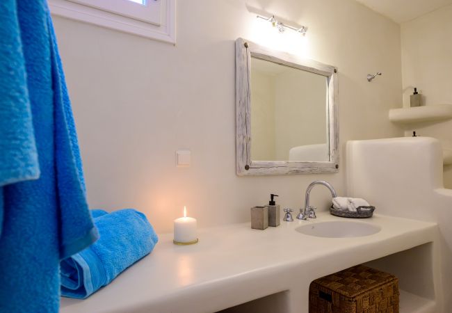 Villa in Tzanes - Soho Villa with private pool in Paros Villa in Tzanes - Soho Villa with private pool in Paros