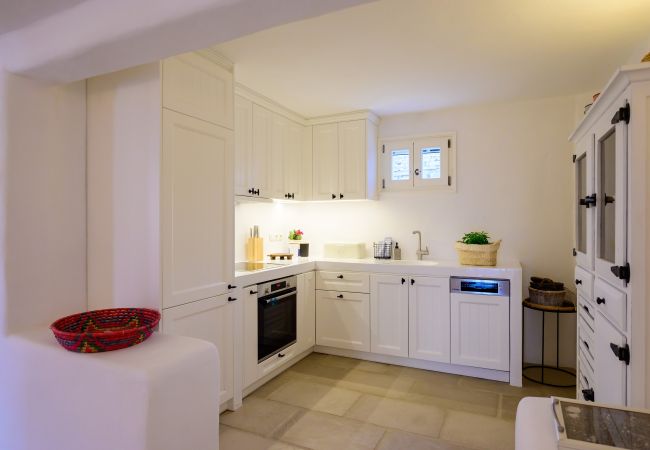 Villa in Tzanes - Soho Villa with private pool in Paros Villa in Tzanes - Soho Villa with private pool in Paros