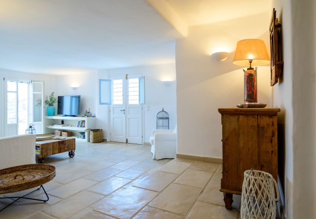 Villa in Tzanes - Soho Villa with private pool in Paros Villa in Tzanes - Soho Villa with private pool in Paros