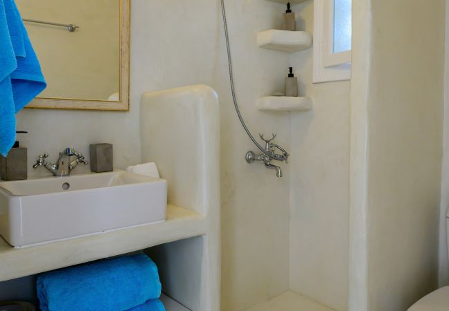 Villa in Tzanes - Soho Villa with private pool in Paros Villa in Tzanes - Soho Villa with private pool in Paros