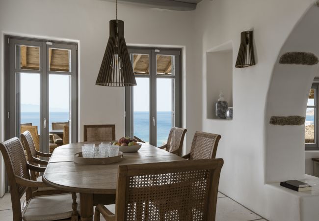 Villa in Mykonos - Seafront 9BDR Serenity in Mykonos Villa in Mykonos - Seafront 9BDR Serenity in Mykonos