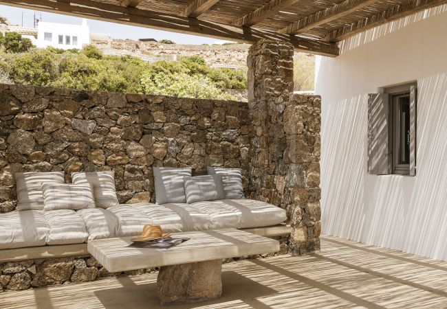 Villa in Mykonos - Seafront 9BDR Serenity in Mykonos Villa in Mykonos - Seafront 9BDR Serenity in Mykonos