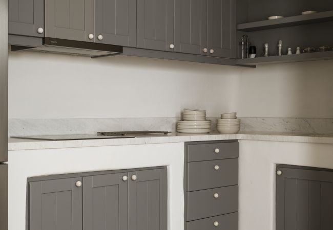 Villa in Mykonos - Seafront 9BDR Serenity in Mykonos Villa in Mykonos - Seafront 9BDR Serenity in Mykonos