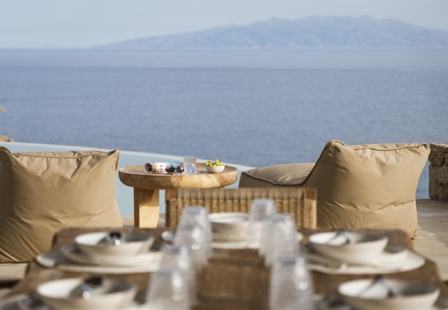 Villa in Mykonos - Seafront 9BDR Serenity in Mykonos Villa in Mykonos - Seafront 9BDR Serenity in Mykonos